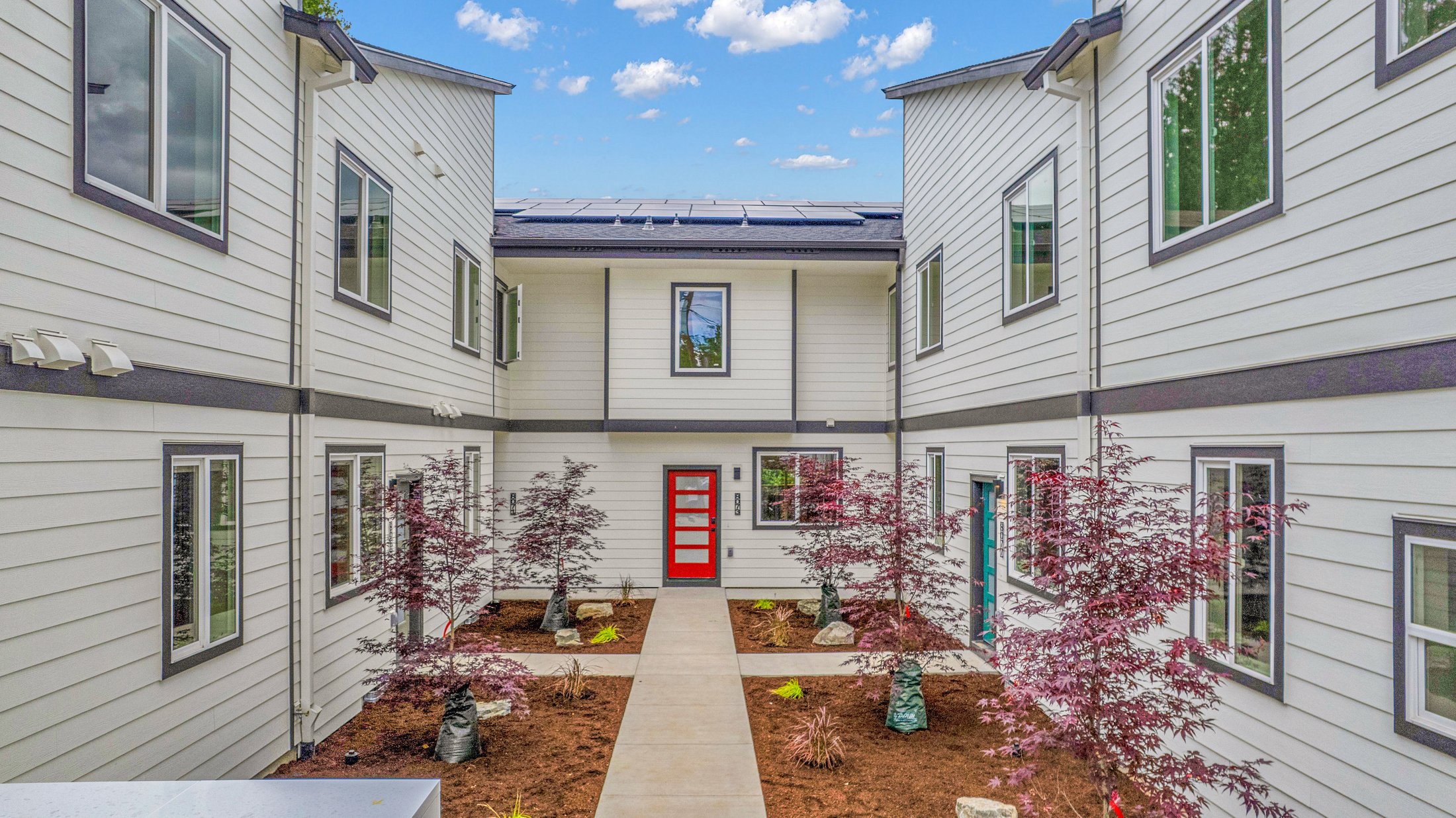 Shared courtyard between the homes