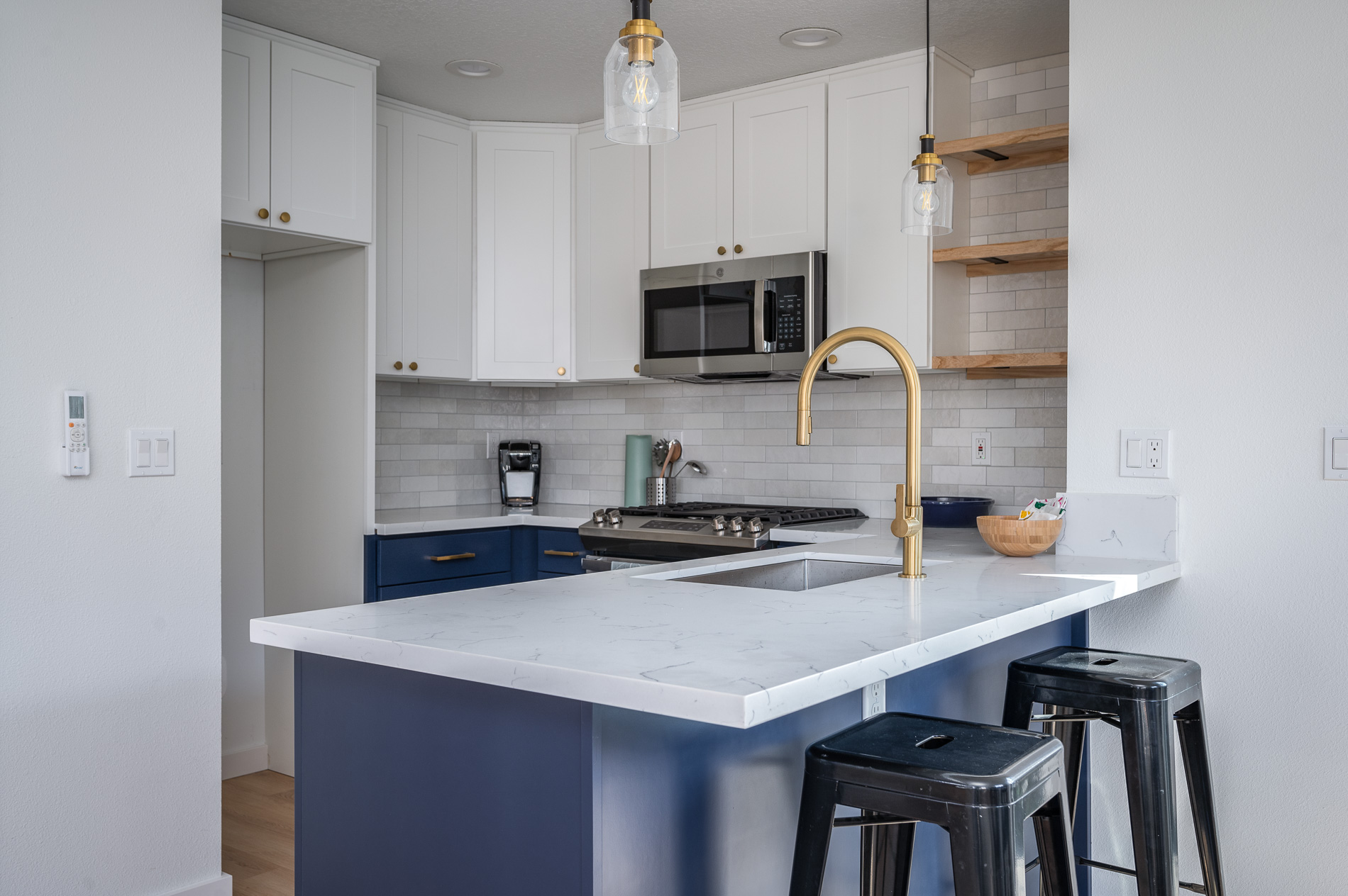 Liberty kitchen island detail