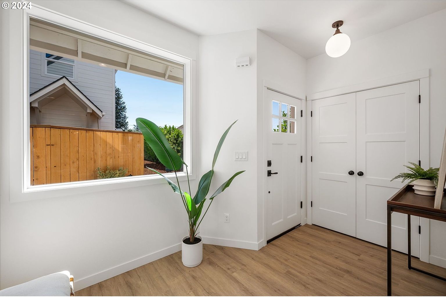 Interior entryway