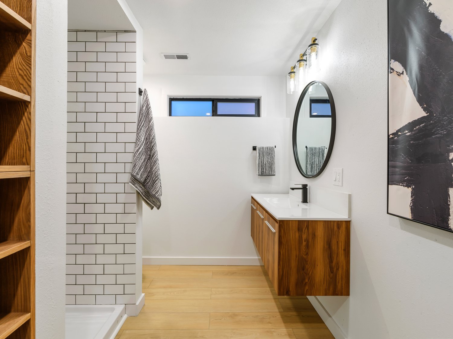 Oatfield bathroom detail