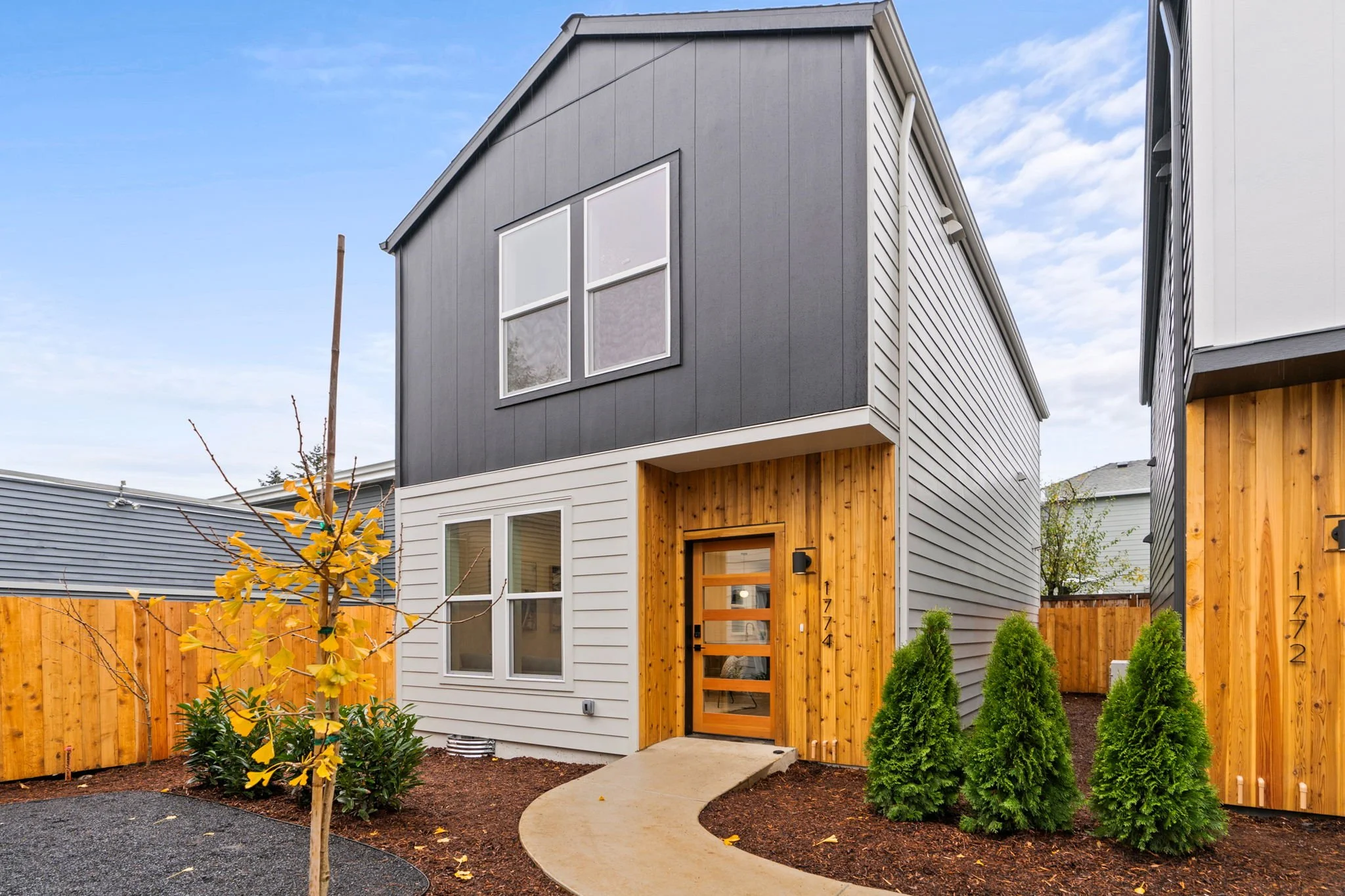Custom ADUs & Cottages